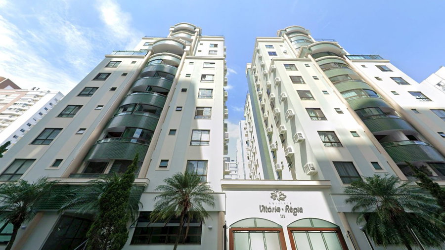 Apartamento com 2 vagas de garagem em São José/SC