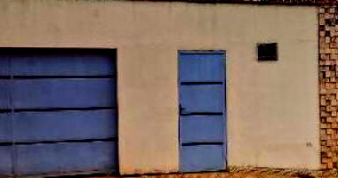 Casa com 2 quartos, varanda, área construída 60m², terreno 150m²