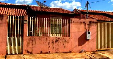 Casa com 2 Quartos e 1 Vaga em Pocone - MT