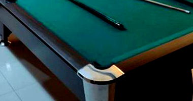 Mesa de sinuca Mor deluxe com tacos e bolas, ótimo estado