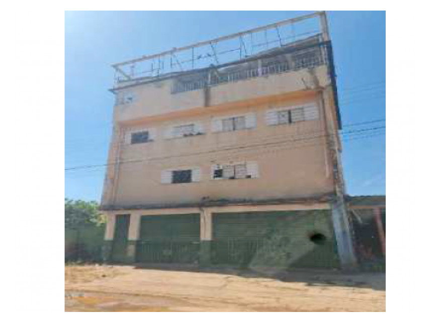 Casa ocupada em lote de 420 m²
