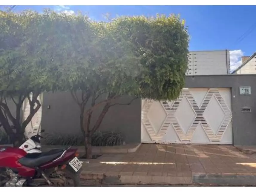 Casa com 3 quartos, 2 banheiros e 182,42m² construídos