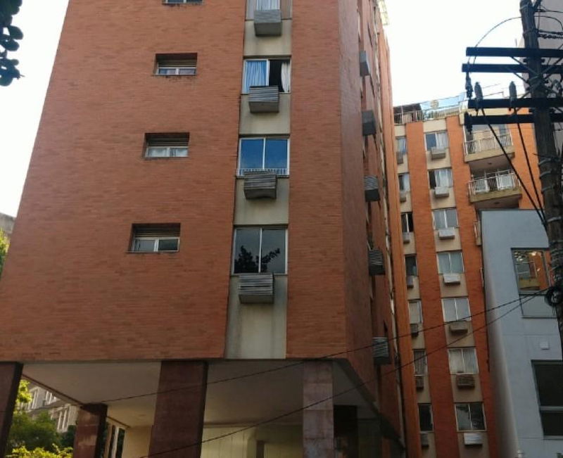 Apartamento 80m² com 1 vaga, desocupado, Ed. General João de Deus