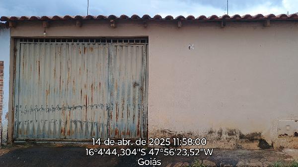Casa com 2 quartos, banheiro, área de serviço e cozinha, 50,9m² construída