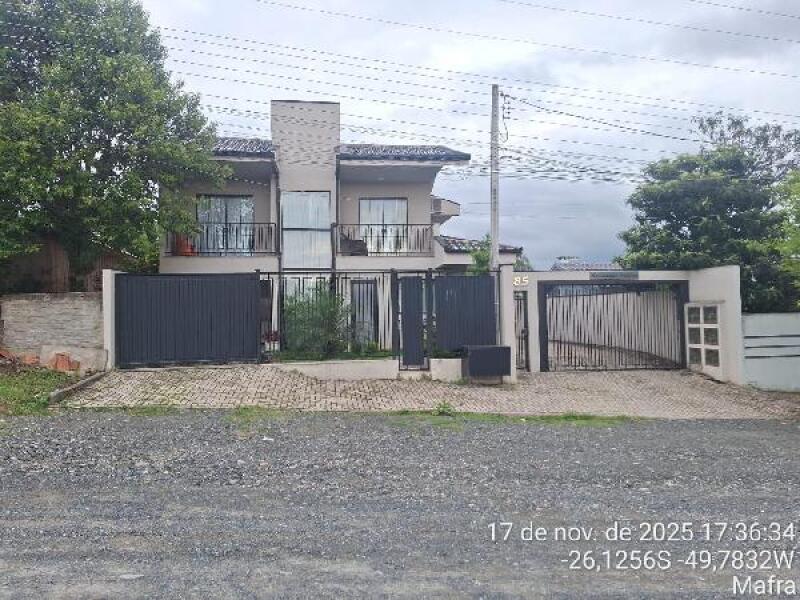 Casa em Mafra com 2 quartos e 76,54m² privativos
