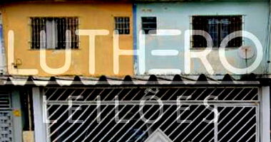 Casa com 2 quartos, 2 banheiros, 2 vagas cobertas, 75,5m² área total