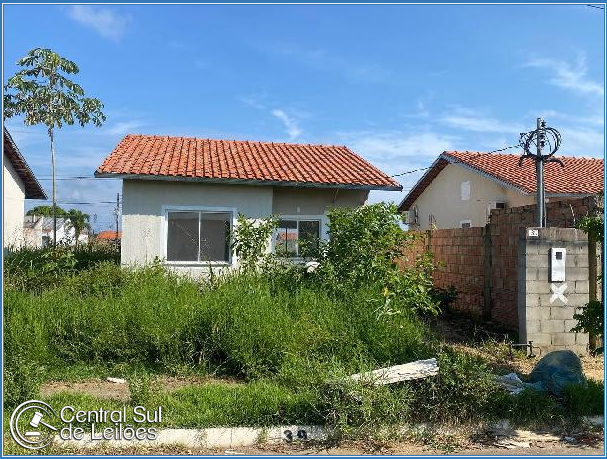 Casa com 2 quartos, 54,09m², terreno 200m², desocupada