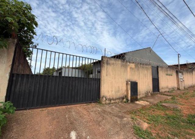 Casa com 3 quartos, 2 banheiros, 1 vaga, 120m², ocupada
