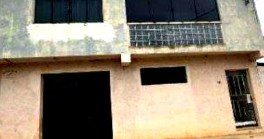 Casa comercial e residencial com 446m²