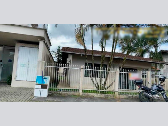 Casa em Joinville com 62m² de área construída e terreno de 525m²