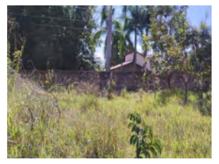 Casa desocupada com 93,88 m² construída