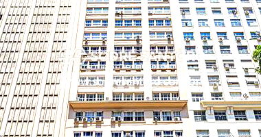 Sala comercial desocupada com 5 salões no 9º pavimento