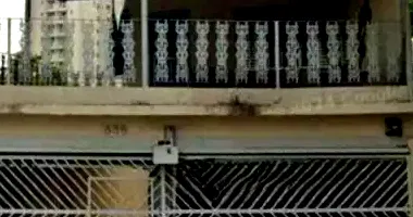 Casa com 3 quartos, 2 banheiros, 2 vagas, 211m² construída, ocupada