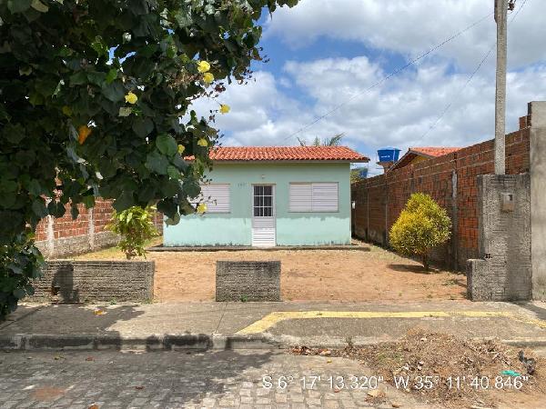 Casa com 2 Quartos e Área de Serviço em Goianinha