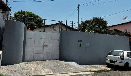 Casa com 2 quartos, 1 banheiro e 69 m² construídos
