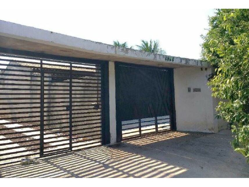 Casa multifamiliar com 2 unidades, 331,47m² construídos, ocupada