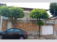Casa em Nanuque com 378m² construída e 852m² de terreno