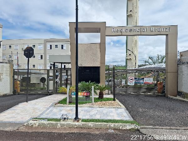 Apartamento com 2 quartos e 85m²