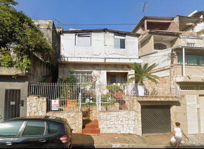 Casa com 280,94m² de área construída