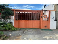 Casa 240m² terreno, 166m² construída, ocupada