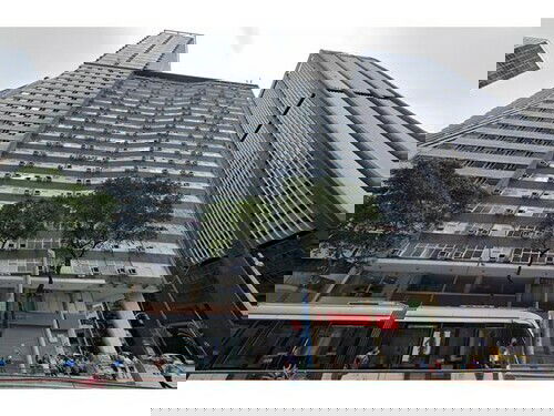 Loja desocupada com 648,53m² de área construída