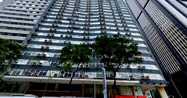 Loja desocupada com 648,53m² de área construída