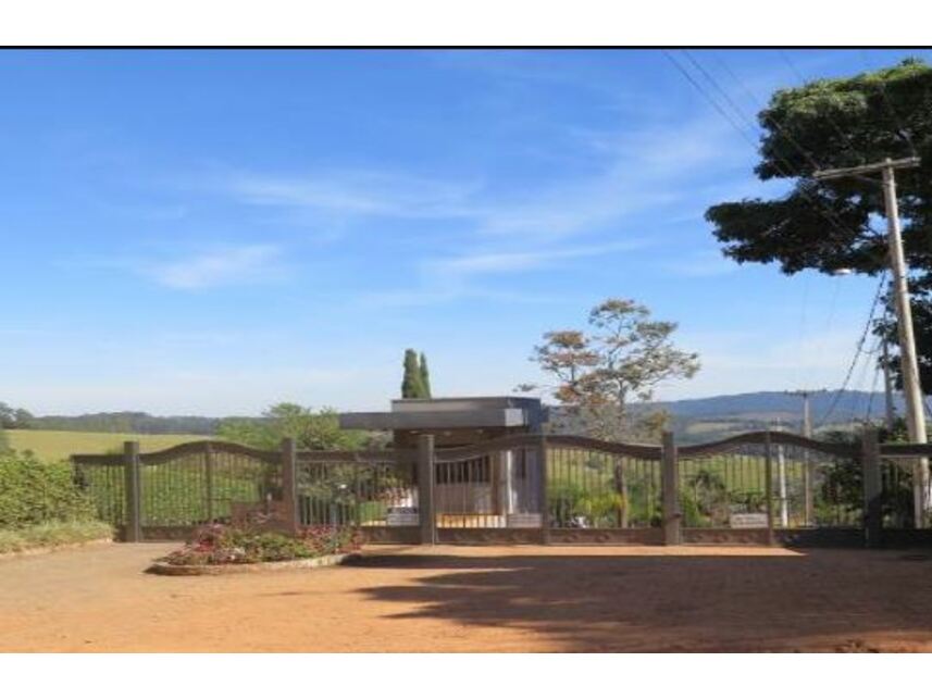 Casa com 3 dormitórios (2 suítes) em condomínio, 185m² construídos