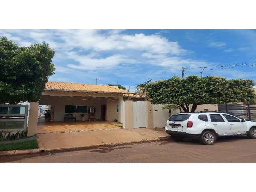 Casa com 3 quartos, 179,93m² construída, ocupada
