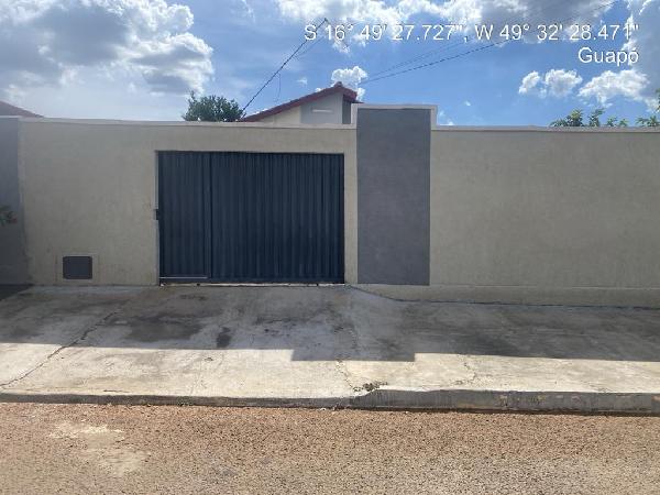Casa com 2 Quartos e 1 Vaga em Guapo - Oportunidade!