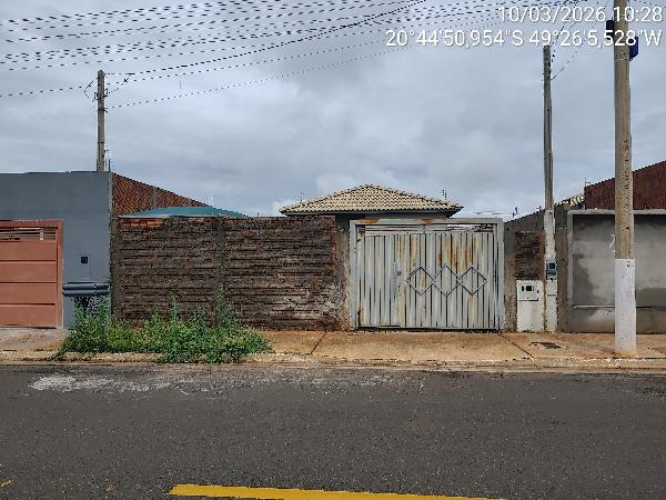 Casa com 2 Quartos, 43,85m² de Área Privativa e Terreno de 210,8m²