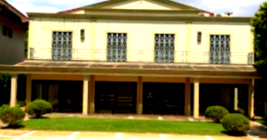 Casa Excepcional com Piscina e Ampla Área Verde - Morumbi