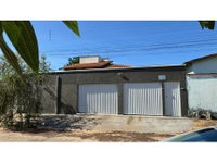 Casa em leilão com 238m² construída e 360m² de terreno