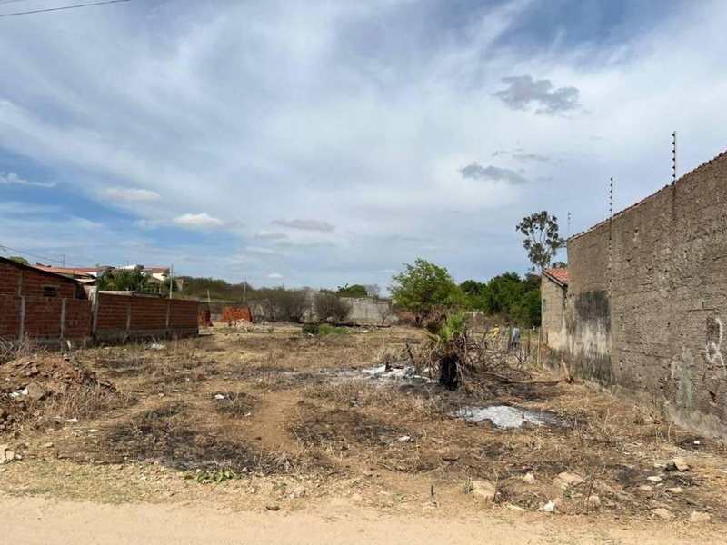 Terreno 393m² em Cajazeiras-PB - - Excelente Oportunidade