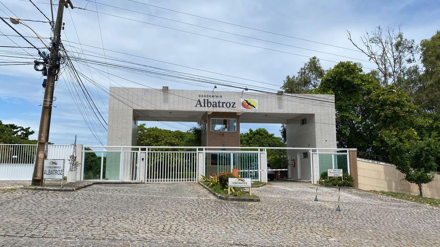 Terreno Ocupado de 1500m² no Condomínio Albatroz