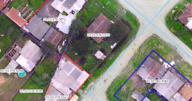 Terreno Urbano com Casa de Madeira em Canoinhas