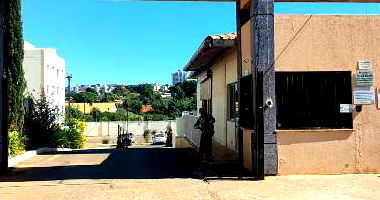 Apartamento 2 quartos, 2 banheiros, 1 vaga, 83m² total, desocupado
