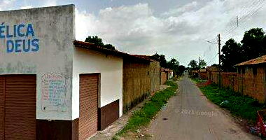 Casa com 2 quartos, 1 banheiro, 2 salas, cozinha e 1 vaga