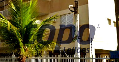 Apartamento com Vaga no Edifício Cheverny em Guarujá/SP