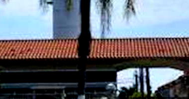 Casa Ocupada com 3 Quartos em Condomínio Fechado