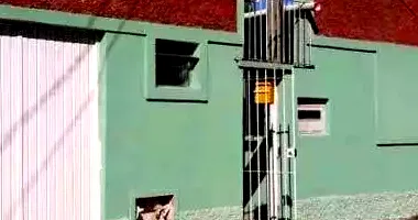 Casa em leilão com 2 quartos e 1 vaga