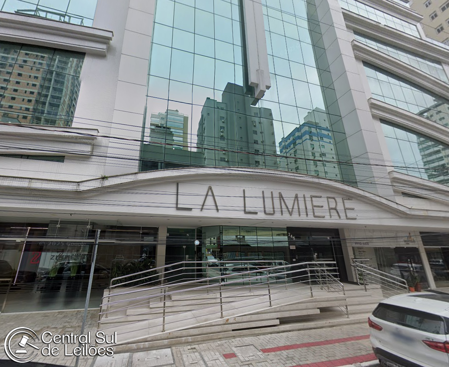 Apartamento com 4 suítes e 3 vagas em Itapema/SC