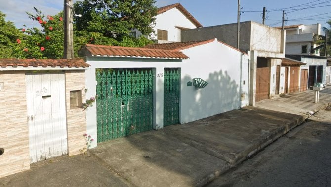 Casa no Litoral com 166 m² e 300 m² de terreno