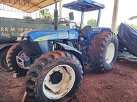 Trator de Pneus New Holland 7630 Ano 2013