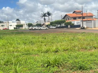 Terreno urbano de 8.100 m² em área de expansão