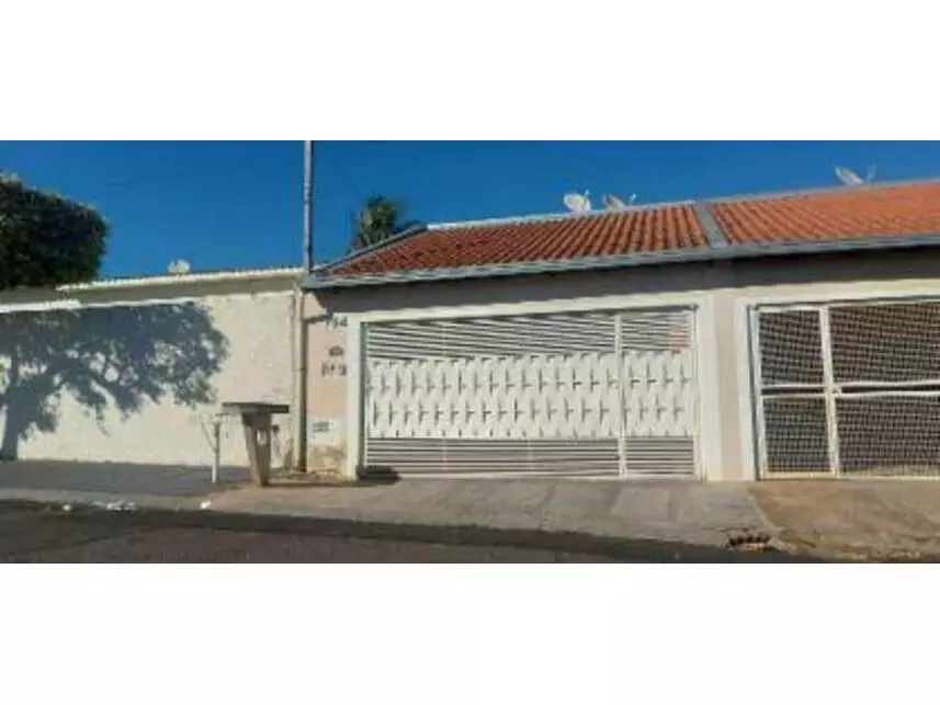 Casa em Leilão com 159m² Construída em Fernandópolis/SP