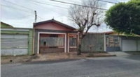 Casa com 3 quartos, 2 banheiros e 1 vaga de garagem