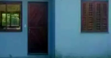 Casa com 54m² construídos em terreno de 134m²