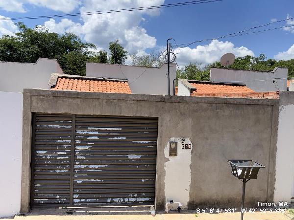 Casa com 2 quartos e 1 banheiro, área construída de 61.87m², desocupada