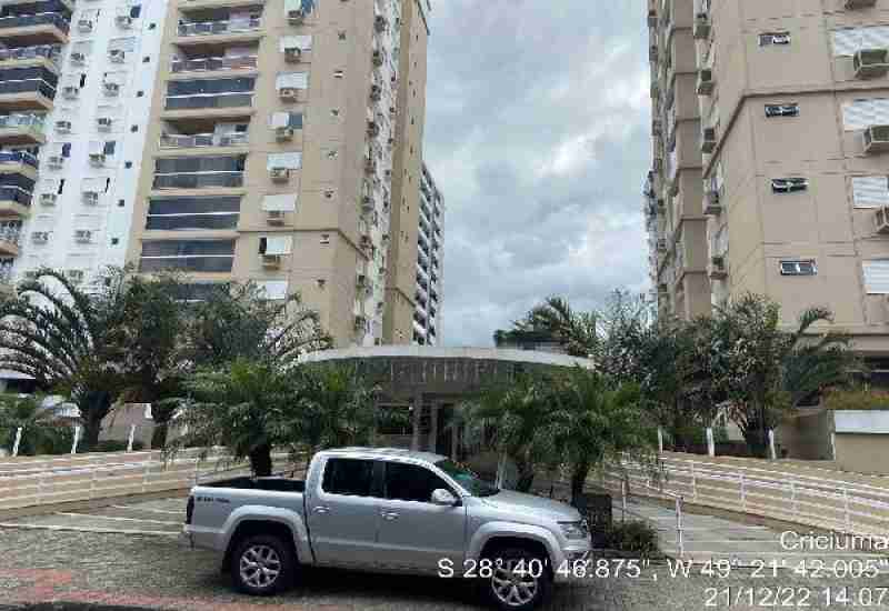 Apartamento com 2 Vagas na Garagem em Criciúma