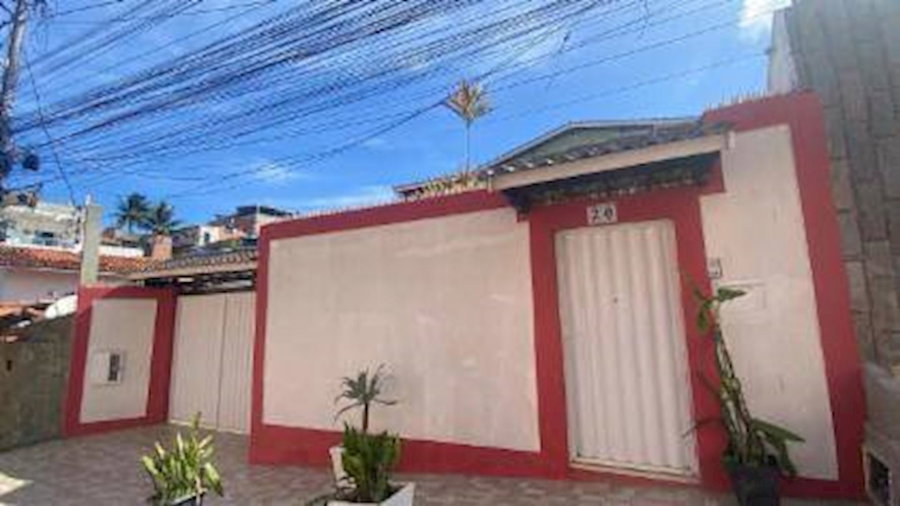 Casa Padrão com 5 Suítes e Varandas em Salvador